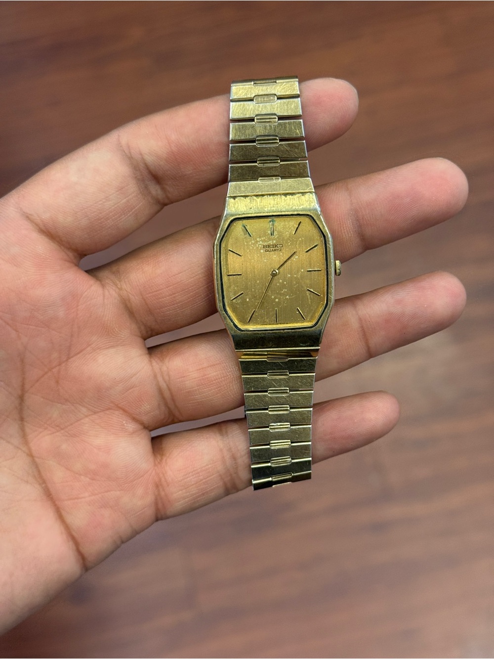 SEIKO VINTAGE QUARTZ GOLD DIAL  JAPAN UNISEX Watch